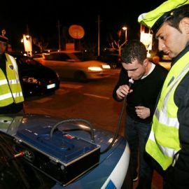 L’accertamento dello stato di alterazione, durante la guida, conseguente all’assunzione di alcool o droghe